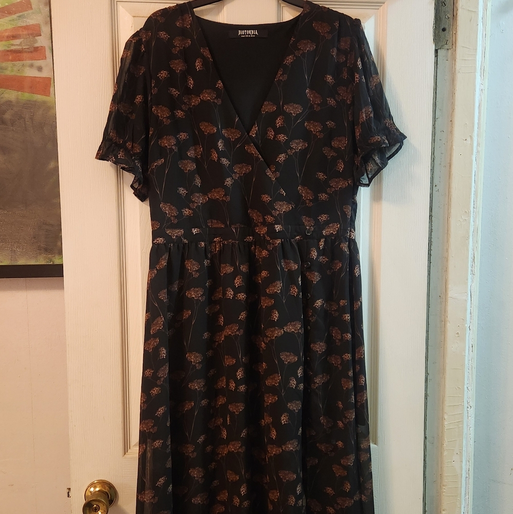 Disturbia Women's Black and Burgundy Dress